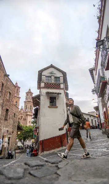 Atzala ve Taxco, Guerrero 'daki Pozas Azules Şelaleleri' ni araştırıyoruz.