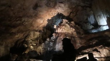 Grutas de Cacahuamilpa 'nın Meksika' nın Doğal Güzelliği 'ndeki Harikalarını keşfediyorum.