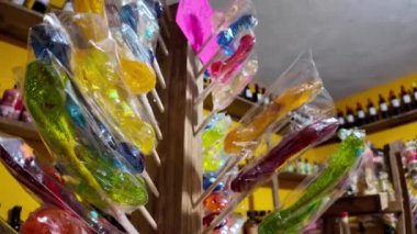 Guanajuato, Meksika 'da erkek üreme organı şeklinde benzersiz karamel lolipoplar.