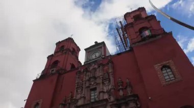 Guanajuato, Meksika 'daki San Francisco Tapınağı' nın çarpıcı Barok mimarisini araştırın.