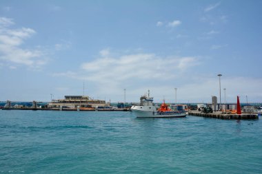 Gemiler Los Cristianos limanında, Santa Cruz vilayeti, Kanarya adası Tenerife, İspanya