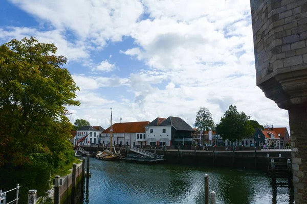 Canal Avec Des Navires Dans Vieux Port Zuidhavenpoort Dans Vieille — Photo