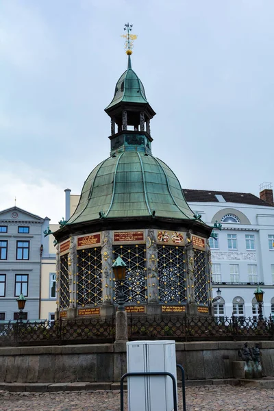 Víz Art Szökőkút Közepén Történelmi Hanza Város Wismar Balti Tenger — Stock Fotó