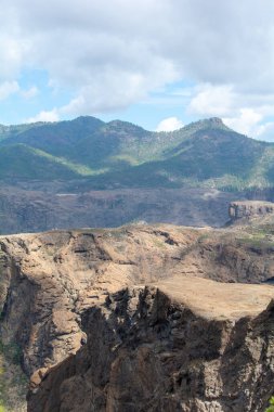 İspanya 'nın Gran Canaria adasındaki dağların tepesinde