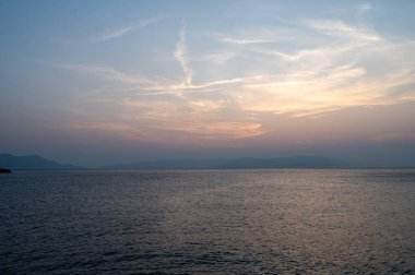 Hırvatistan ve Avrupa 'da gün batımından kısa bir süre sonra deniz ve adalar