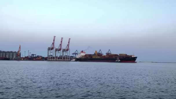Schiff Mit Containern Seehafen Entladen Eines Schiffes Mit Containern Containerschiff — Stockvideo