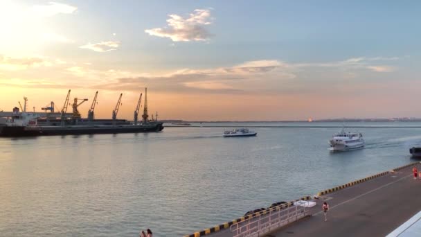 Туристическая Лодка Порту Одессы Морской Порт Одесса Удовольственная Лодка Порту — стоковое видео