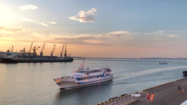 Turistická Loď Přístavu Oděsa Námořní Přístav Odesso Potěšení Loď Přístavu — Stock video