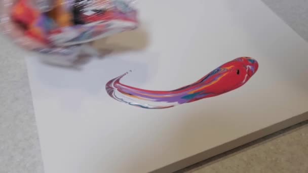 Malen Mit Flüssiger Tinte Abstrakte Tuschemalerei Der Künstler Schafft Ein — Stockvideo