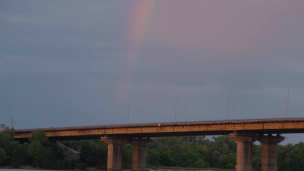 Arco Iris Sobre Río Arco Iris Sobre Puente Gran Arco — Vídeos de Stock