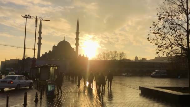 イスタンブールでの朝 イスタンブールで一日の始まり 新しいモスク イスタンブール — ストック動画