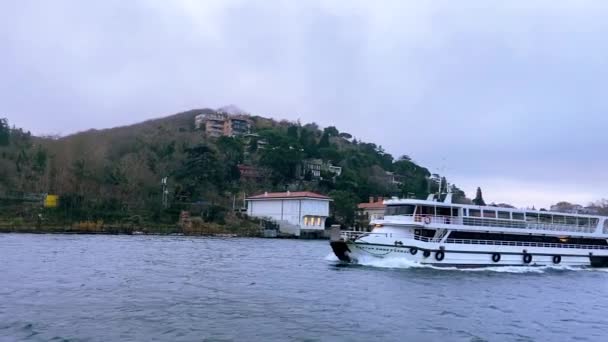 Paseo Ferry Bósforo Ferry Navega Largo Del Bósforo Hermosa Vista — Vídeos de Stock