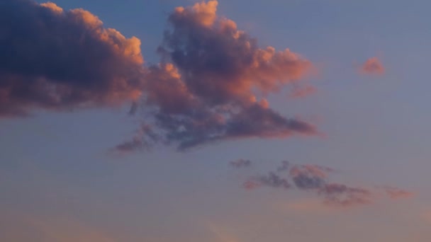 Nubes Coloridas Atardecer Puesta Sol Colores Brillantes Hermoso Atardecer Atardecer — Vídeo de stock