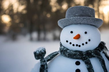 Açık havada kardan adamın gerçekçi bir tasviri, üretken ai