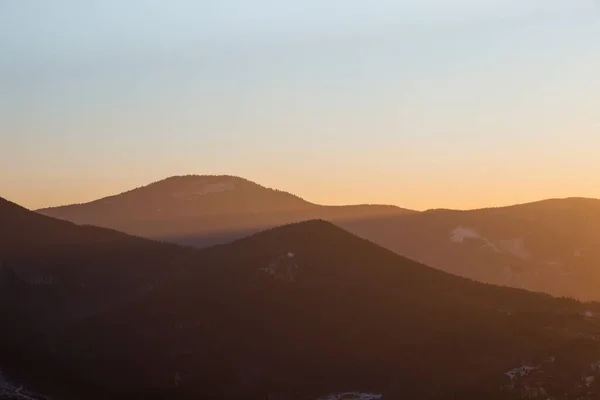 Останнє Проміння Сонця Освітлює Гірські Схили Помаранчевим Світлом Ostravice Beskydy Ліцензійні Стокові Зображення