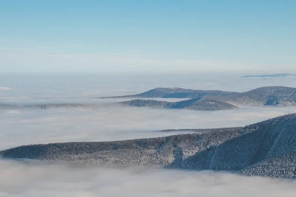 Berggebieden Van Beskydy Regio Tsjechische Republiek Zinken Een Dikke Witte — Stockfoto