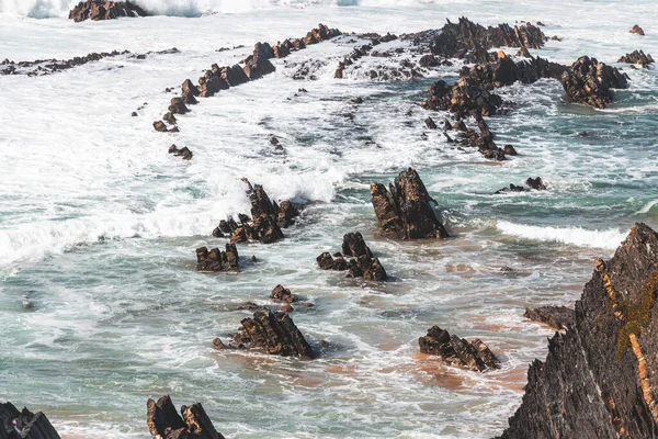 Vista Los Afloramientos Rocosos Que Elevan Desde Océano Atlántico Zambujeira — Foto de Stock