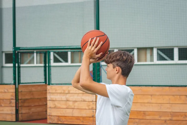 Young Talented Basketball Player Shooting Hoops His Outdoor Court Training — Stock Photo, Image