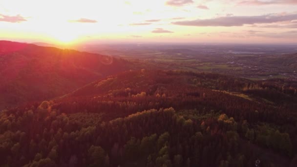Luftaufnahme Eines Atemberaubenden Sonnenuntergangs Der Die Umliegende Landschaft Mit Seinem — Stockvideo