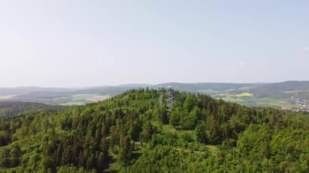 Luftaufnahme Des Zweitürmigen Aussichtsturms Hranicni Vrch Osten Der Tschechischen Republik — Stockvideo