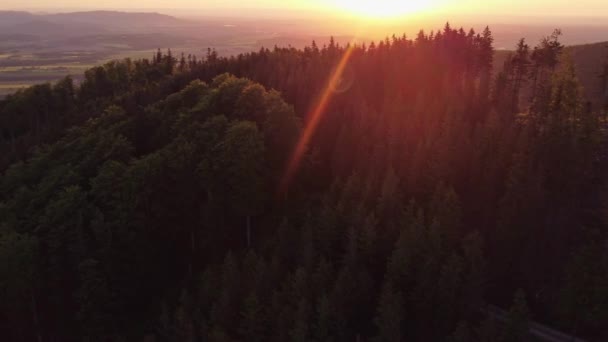 Luchtopname Van Een Adembenemende Zonsondergang Die Het Omringende Landschap Verlicht — Stockvideo