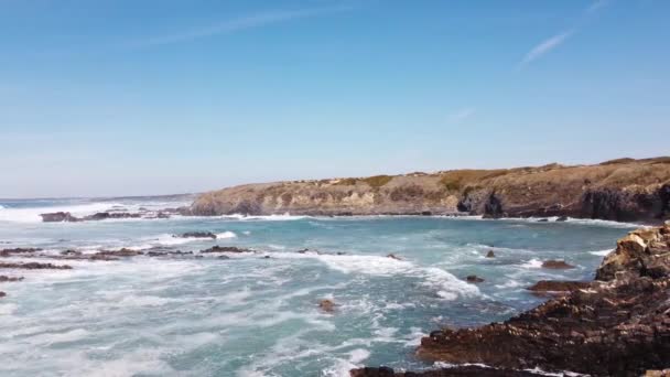 Західне Узбережжя Португалії Піщаними Пляжами Чистим Атлантичним Океаном Яким Світлом — стокове відео