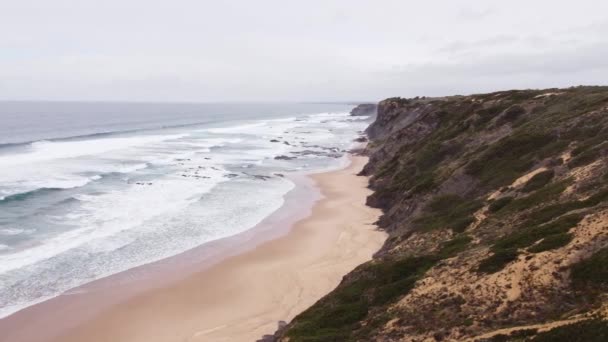 Zapierająca Dech Piersiach Plaża Praia Manteiga Wysokimi Klifami Pobliżu Vila — Wideo stockowe
