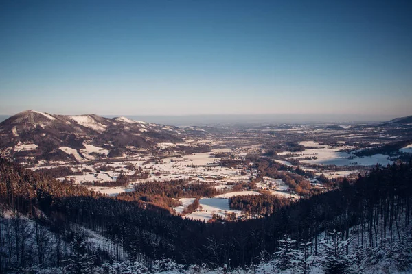 Χιονισμένα Βουνά Beskydy Τσεχία Πύλη Στην Ανέγγιχτη Φύση Παγωμένο Πρωινό — Φωτογραφία Αρχείου