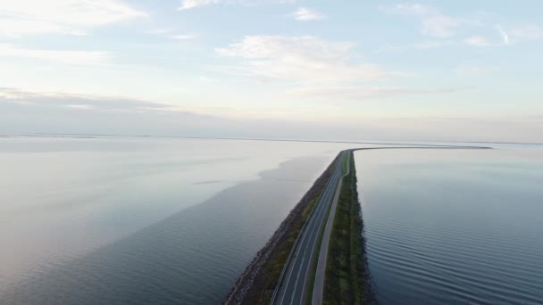 Widok Powietrza Drogę Prowadzącą Przez Morze Północne Łączącą Miasta Lelystad — Wideo stockowe