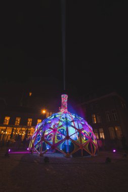 13.11.2023 - Hollanda, Eindhoven 'a karşı Glow festivali. Şehrin sokaklarında hafif sanat festivali. Benzersiz sanat eserleriyle harika bir ışık gösterisi..