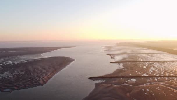 Luftaufnahme Der Trockenen Küste Bei Ebbe Ossenisse Aussichtsturm Sanften Licht — Stockvideo