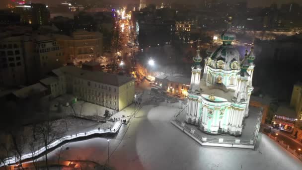 Die Andreaskirche Der Schneebedeckten Winterstadt Kiew Luftaufnahme Des Podil Gebiets — Stockvideo