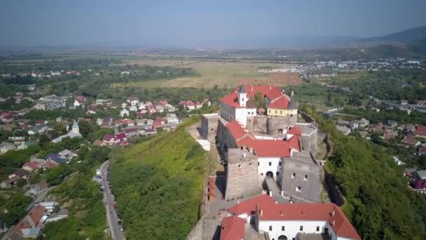 Muhteşem Palanok Şatosu Nun Güzel Manzarası Mukachevo Şehrinin Kale Duvarları — Stok video
