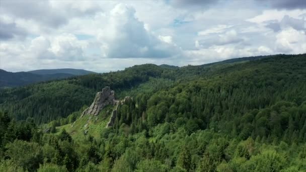 Vue Aérienne Par Drone Forteresse Tustan Monument Médiéval Flanc Falaise — Video