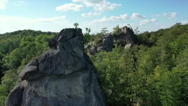 Dovbush Rocks Καρπάθια Βουνά Κατά Την Ανατολή Bubnyshche Ουκρανία Dovbush — Αρχείο Βίντεο