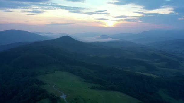 Berglandschaft Bei Sonnenuntergang Panoramablick Auf Die Berggipfel Der Karpaten Die — Stockvideo