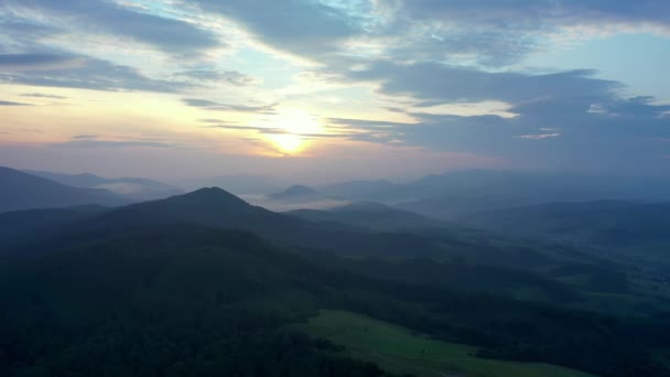 Krajobraz Gór Zachodzie Słońca Panoramiczny Widok Karpat Szczyty Górskie Świecące — Wideo stockowe