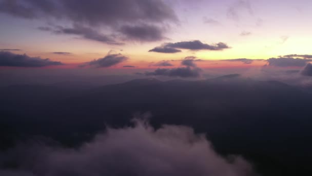 Vista Aerea Bassa Volo Serale Nuvole Colline Montagna Ora Blu — Video Stock