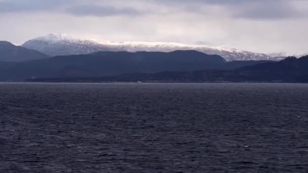 Norveç Ünlü Geiranger Fiyorduna Binmek Norveç Seyir Halindeki Feribotundan Izlemek — Stok video