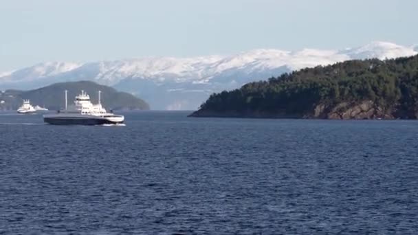 Plavba Podél Malebného Fjordu Norsku Pohled Lodi Pobřeží Senja Severním — Stock video