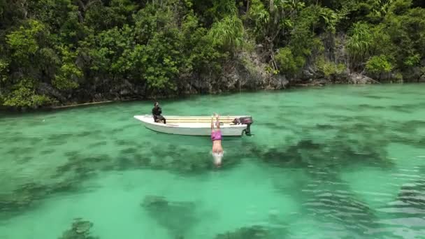 Paesaggio Esotico Baia Tropicale Molto Tagliente Rocce Naturali Mare Blu — Video Stock