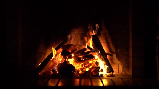 Kominek Przytulny Relaksujący Kominek Drewno Płomienie Wiejskiego Domu Ciepło Wygoda — Wideo stockowe