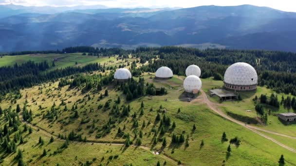 Verlassene Radarstation Pamir Den Karpaten Forschungsstation Auf Dem Gipfel Des — Stockvideo