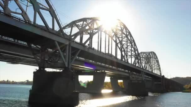 Vidéo Aérienne Pont Par Drone Voiture Moderne Vieux Ponts Ferroviaires — Video