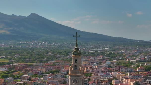 폼페이의 광장에 축복받은 동정녀의 이탈리아의 나폴리 베수비오 분화구 — 비디오