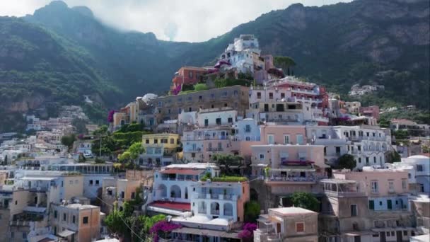 Schöne Antenne Weitwinkelblick Auf Positano Italien Bunte Häuser Einer Tyrrhenischen — Stockvideo