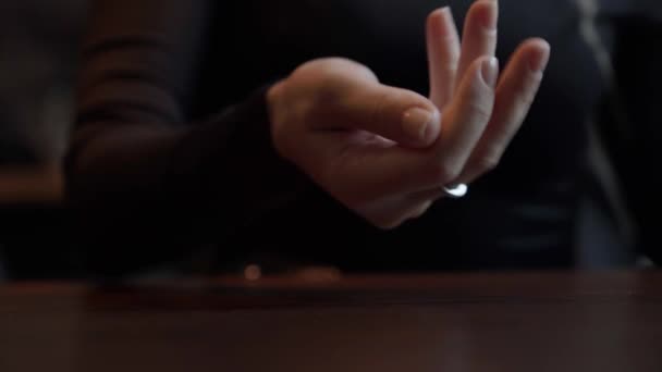 Hrát Kostky Koncept Hazardních Her Koncept Zábavních Her Hand Woman — Stock video