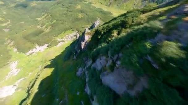 Fpv Bela Vista Pico Rochoso Montanha Spitz Nas Montanhas Dos — Vídeo de Stock
