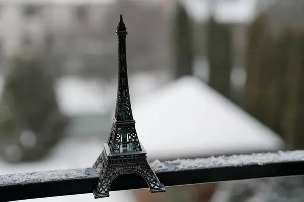 Beautiful Stylish Eiffel Tower France Europe Model Statue Toy Statuette — Stock Photo, Image