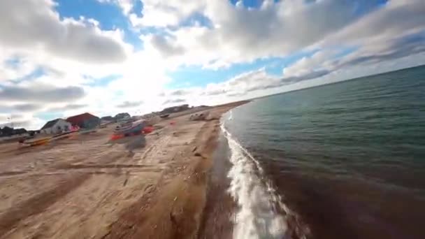 Fpv Klitmoller Yumuşak Dalgalar Sihirli Kumsalda Muhteşem Mavi Danimarka Avrupa — Stok video